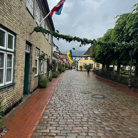 Kleine Lieblingsinsel Auf Dem Holm 아파트